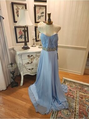 Alyce Paris Serenity Red Carpet Soft Blue Evening Dress Gown NWT 28